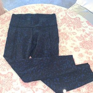 Lululemon leggings - size 6